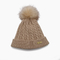महिलाओं के लिए बीनी हैट्स फर पोम शीतकालीन फैशन बुना हुआ टोपी महिला ट्विस्ट पैटर्न कैप्स