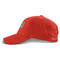 अच्छी गुणवत्ता लाल 6 पैनल घुमावदार टोपी उच्च बनाने की क्रिया लाल टोपी