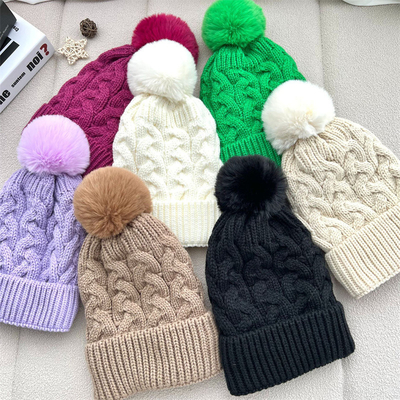 कस्टम सभी पर प्रिंट Beanies सर्दियों गर्म मछुआरे Beanie रिब बुना कपास Pom Pom टोपी