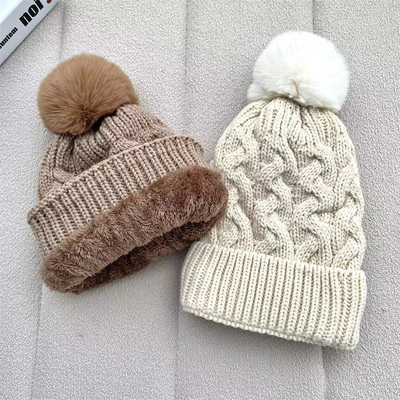 कस्टम सभी पर प्रिंट Beanies सर्दियों गर्म मछुआरे Beanie रिब बुना कपास Pom Pom टोपी