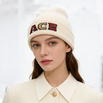 अनुकूलन योग्य ऊन टोपी टोपी प्राकृतिक इन्सुलेशन और क्लासिक देखो सर्दियों परिधान संग्रह के लिए एकदम सही प्रदान करता है