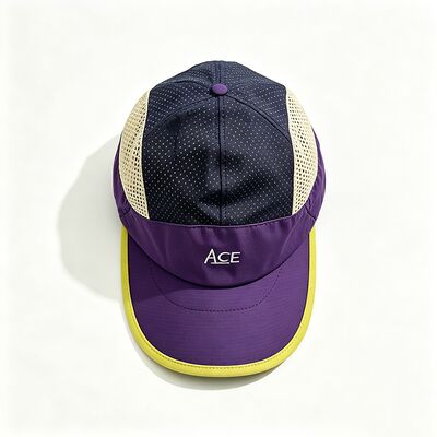 5 पैनल वाली टोपी के अस्तर के साथ विपरीत सिलाई सांस लेने योग्य कपड़े खेल आयोजनों के लिए आदर्श कंपनी के उपहार और कर्मचारी वर्दी